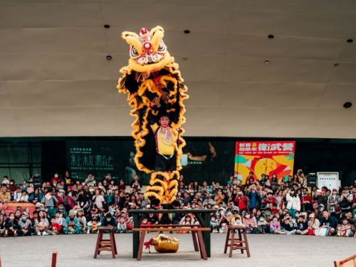 衛武營2026新春系列，金馬奔騰迎好年，雙廳院限定版探索、馬年主題市集，打造南臺灣最強走春聖地